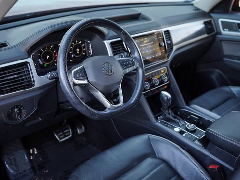 Used 2022 Volkswagen Atlas SEL Premium image 19