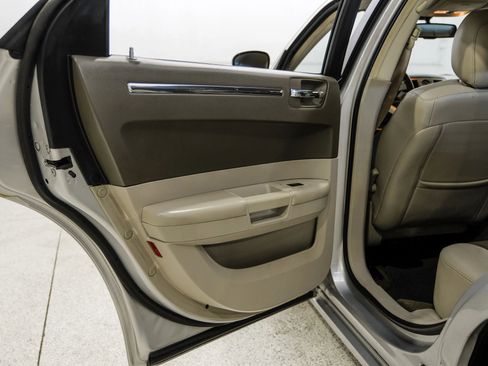 Used 2008 Chrysler 300 Touring image 46