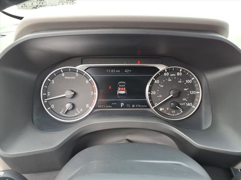 Used 2025 Nissan Rogue SV image 28