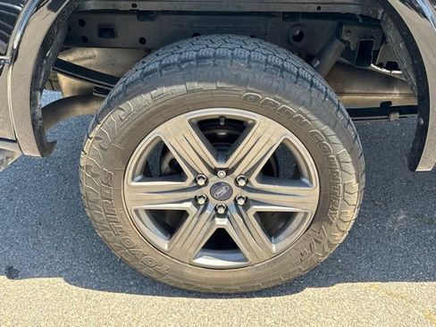 Used 2020 Ford F150 Lariat w/ Equipment Group 502A Luxury AWD/4WD image 13