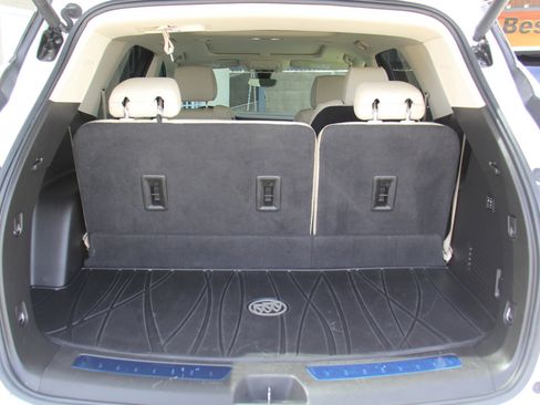 Used 2023 Buick Enclave Avenir w/ Avenir Technology Package image 28