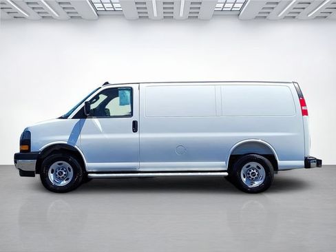 Used 2025 GMC Savana 2500 w/ Driver Convenience Package RWD image 7