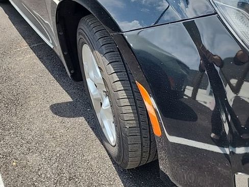 Used 2020 Chrysler Pacifica Limited FWD image 14