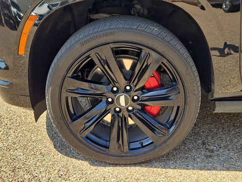 Certified 2025 Cadillac Escalade Sport Platinum w/ LPO, Floor Liner Package AWD/4WD image 11