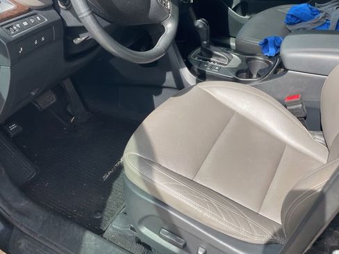 Used 2018 Hyundai Santa Fe Limited FWD image 9