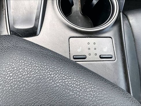 Used 2023 Toyota Camry SE w/ Cold Weather Package FWD image 31