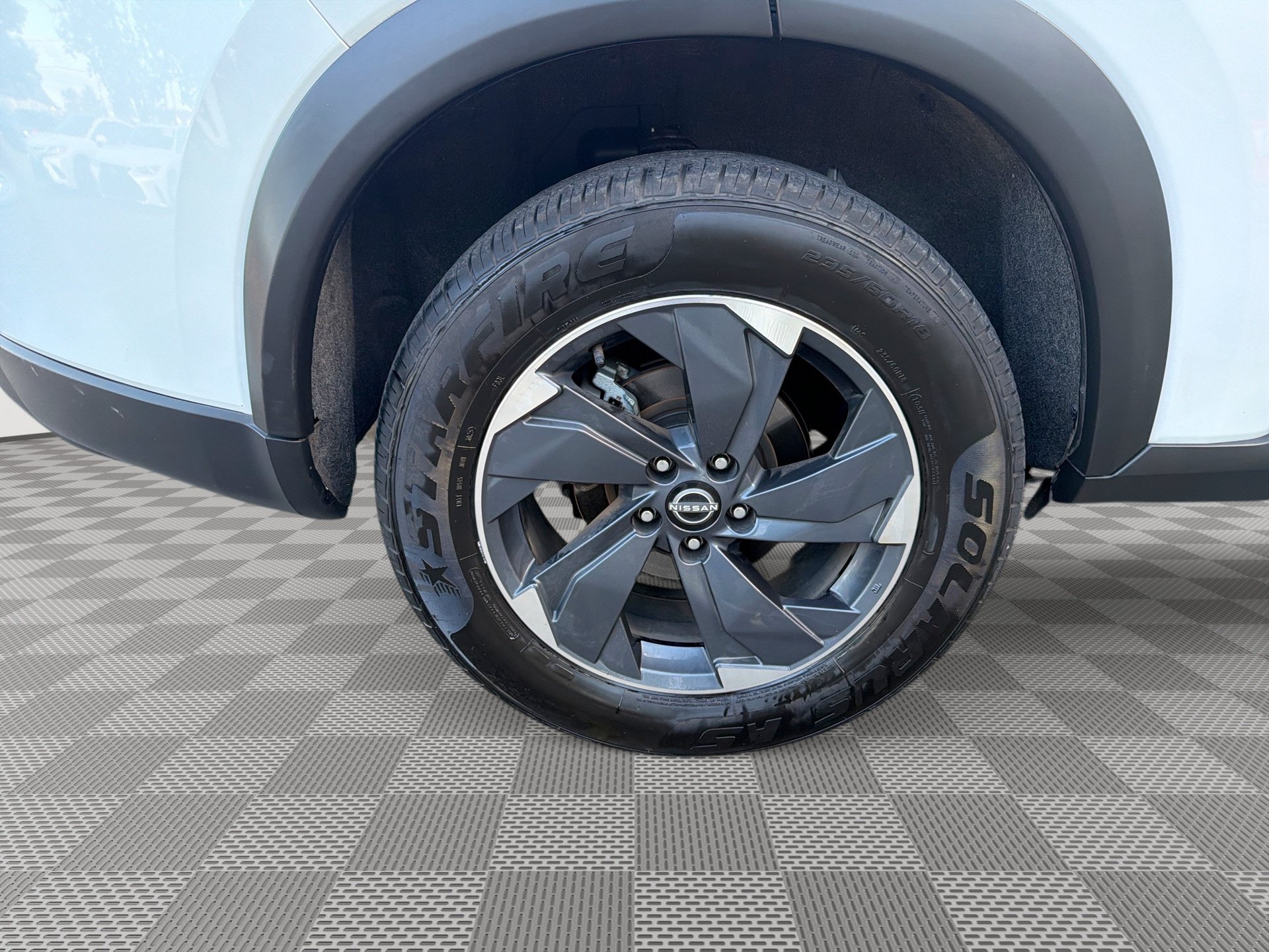 Used 2025 Nissan Rogue SV AWD/4WD image 28