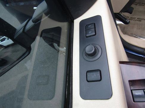 Used 2010 Ford F350 Lariat image 10