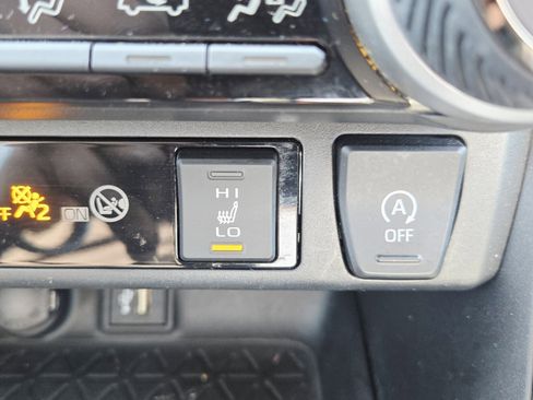 Used 2023 Toyota RAV4 XLE Premium image 22