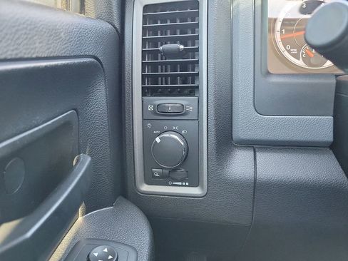 Used 2020 RAM 1500 Tradesman w/ Chrome Plus Package RWD image 14