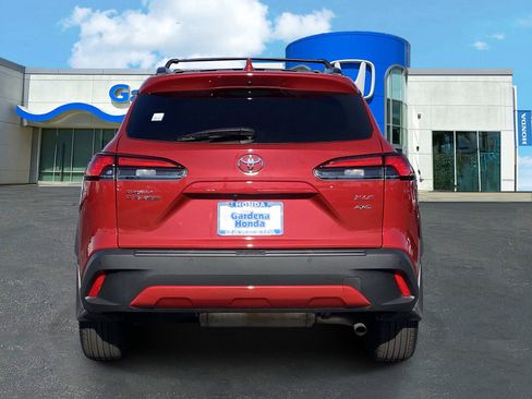 Used 2024 Toyota Corolla Cross XLE image 5