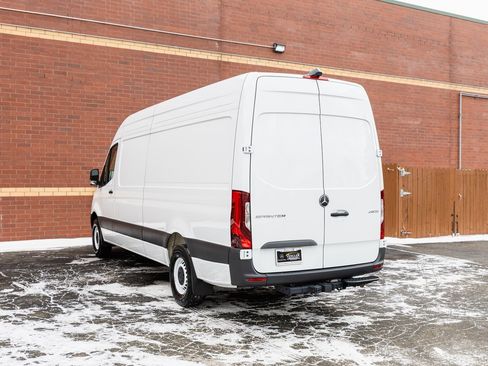 Used 2024 Mercedes-Benz Sprinter 2500 w/ Acoustic Package image 20