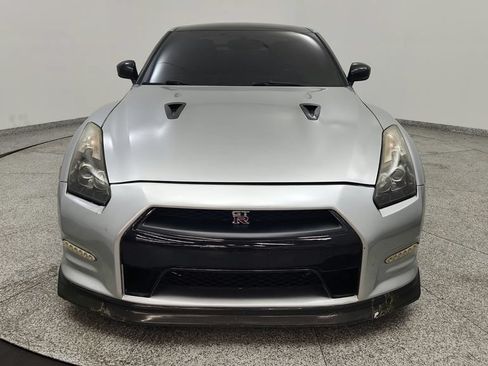 Used 2010 Nissan GT-R Premium AWD/4WD image 9