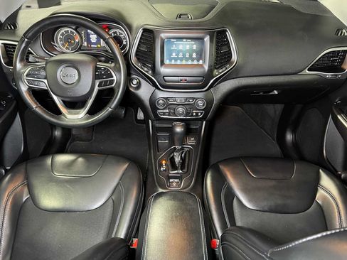Used 2019 Jeep Cherokee Latitude Plus FWD image 41