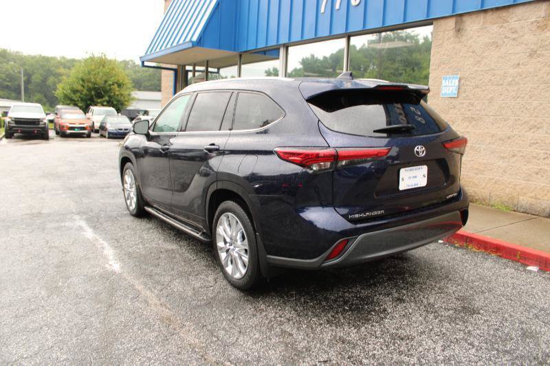 Used 2021 Toyota Highlander Limited FWD image 4