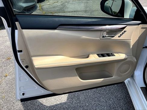 Used 2014 Lexus ES 350 FWD image 22