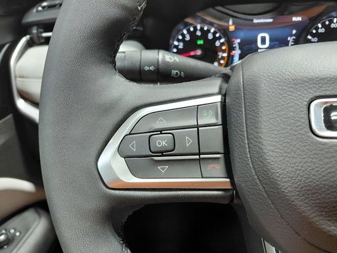 Used 2025 Jeep Compass Limited w/ Sun & Sound Group AWD/4WD image 36