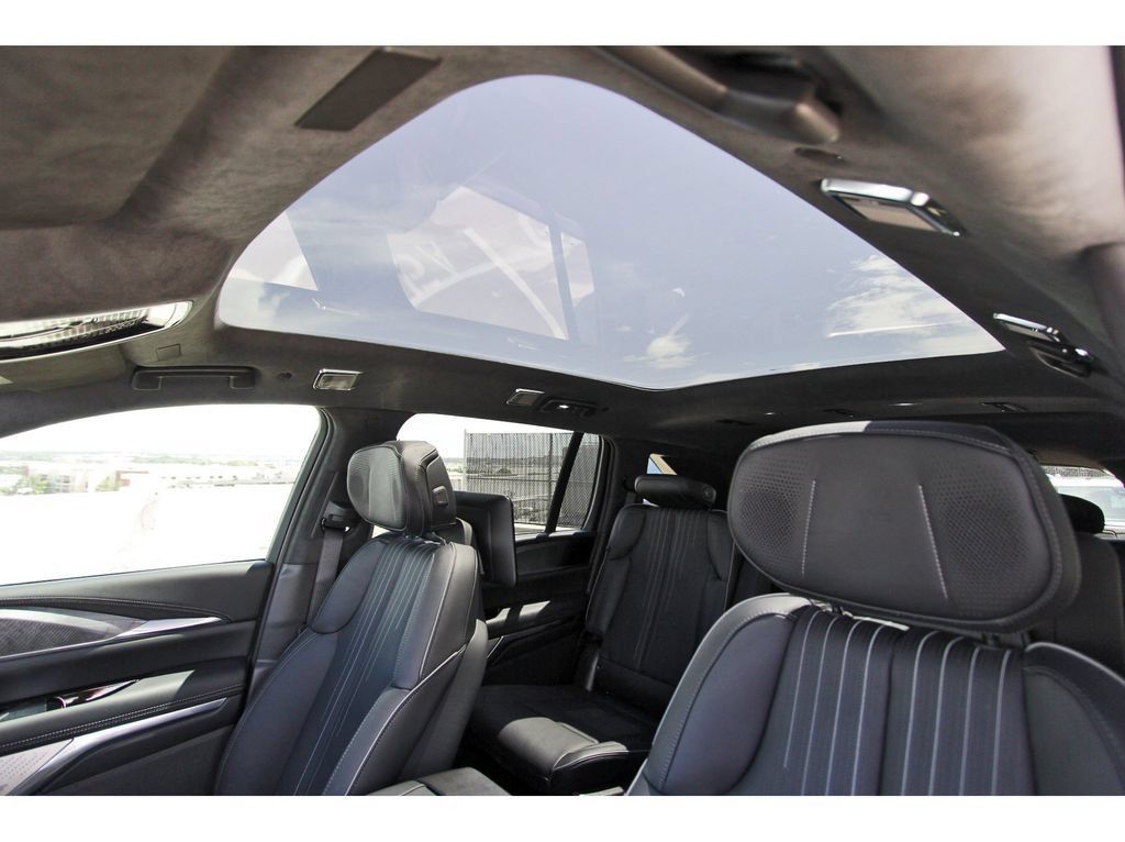 New 2026 Cadillac Escalade IQ Sport 2 w/ LPO, ONYX Package AWD/4WD image 24