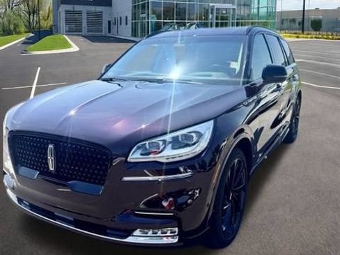 Used 2023 Lincoln Aviator Reserve w/ Equipment Group 201A RWD image 9