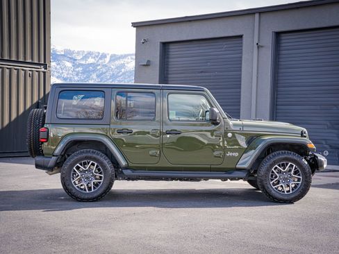 Used 2024 Jeep Wrangler Sahara image 6