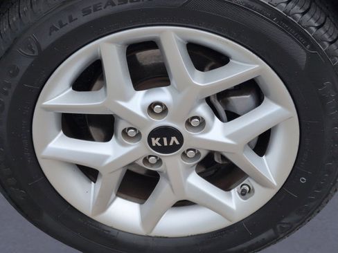 Used 2020 Kia Soul S FWD image 36