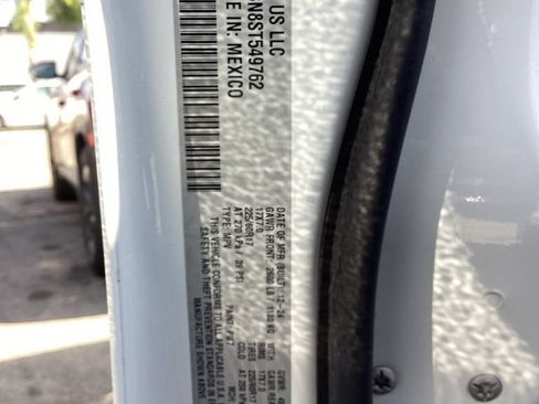 Used 2025 Jeep Compass Latitude w/ Sun & Sound Group AWD/4WD image 10