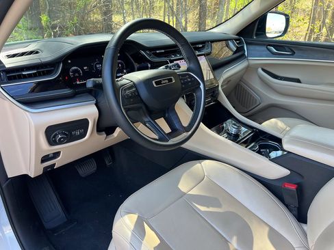 Used 2022 Jeep Grand Cherokee L Limited image 20