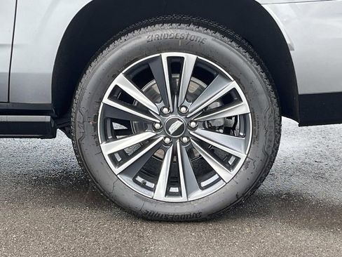 Certified 2025 Cadillac Escalade ESV Sport w/ Touring Package AWD/4WD image 13