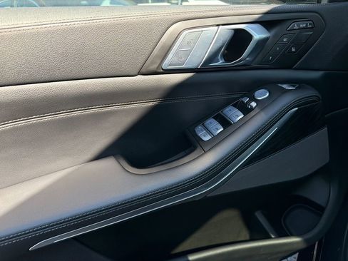 Used 2022 BMW X7 xDrive40i w/ Premium Package image 40