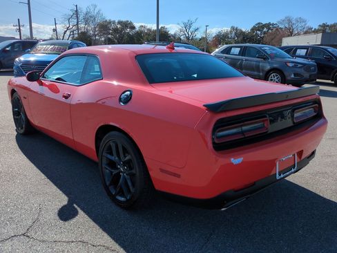 Used 2023 Dodge Challenger R/T w/ Plus Package image 6