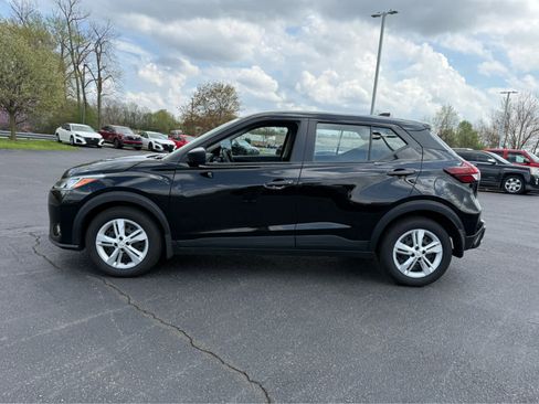 Used 2025 Nissan Kicks Play S image 4
