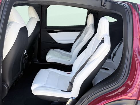 Used 2020 Tesla Model X Long Range image 2