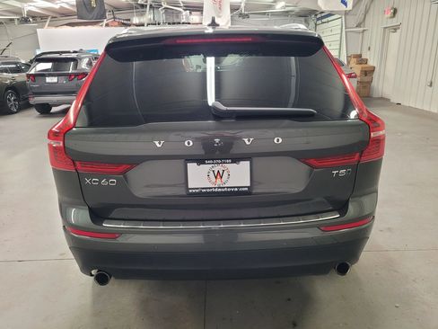 Used 2018 Volvo XC60 T5 Momentum w/ Vision Package AWD/4WD image 6