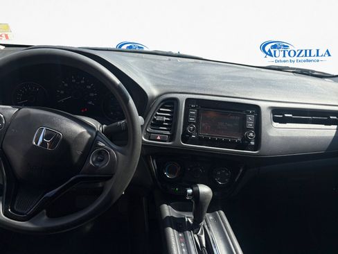 Used 2020 Honda HR-V LX image 11