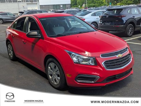Used 2015 Chevrolet Cruze LS FWD image 1