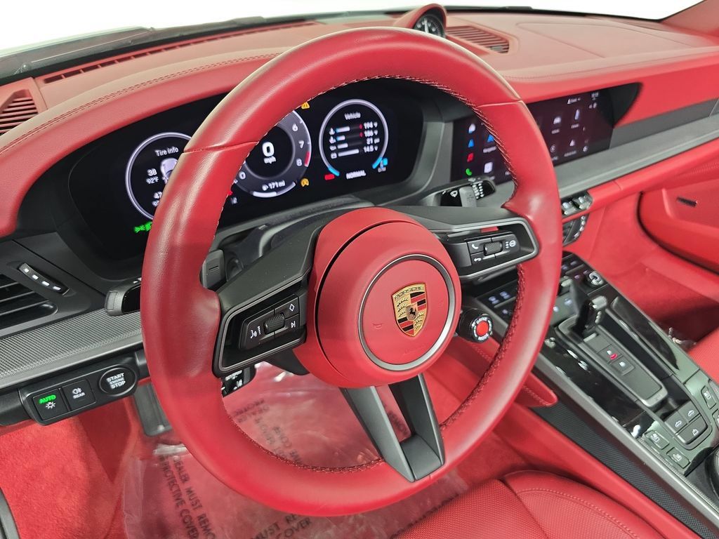 Certified 2025 Porsche 911 Carrera RWD image 4