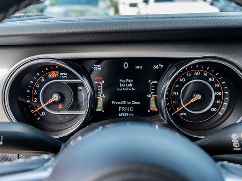 Used 2021 Jeep Wrangler Unlimited Sahara w/ Uconnect 4C Nav & Sound Group image 28