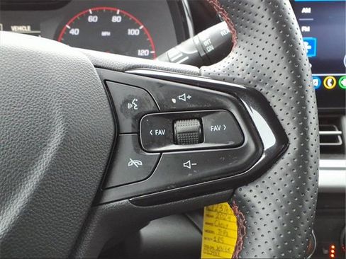 Used 2024 Chevrolet Trax RS image 16