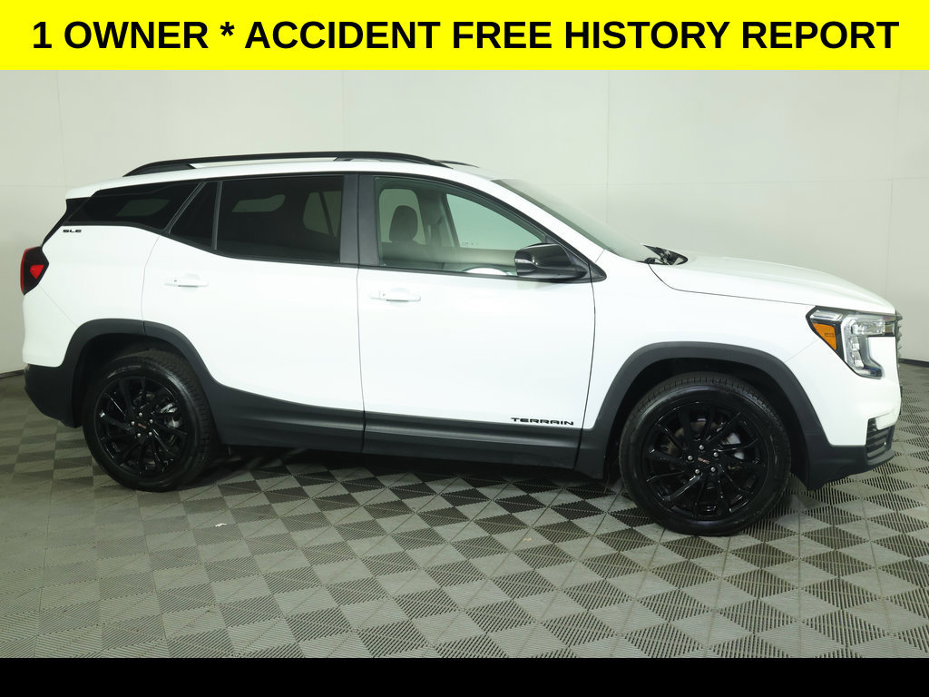 Used 2023 GMC Terrain SLE w/ Driver Convenience Package AWD/4WD image 2