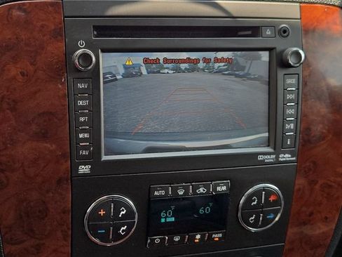 Used 2014 Chevrolet Tahoe LTZ AWD/4WD image 21
