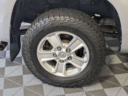 Used 2016 Toyota Tundra SR5 AWD/4WD image 8