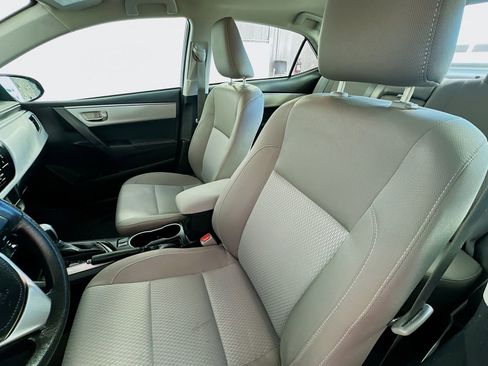Used 2016 Toyota Corolla LE FWD image 19