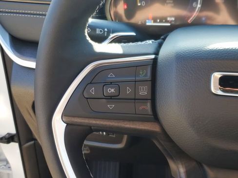 New 2026 Jeep Grand Cherokee Altitude image 21