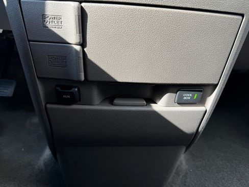 Used 2011 Honda Odyssey EX-L image 23