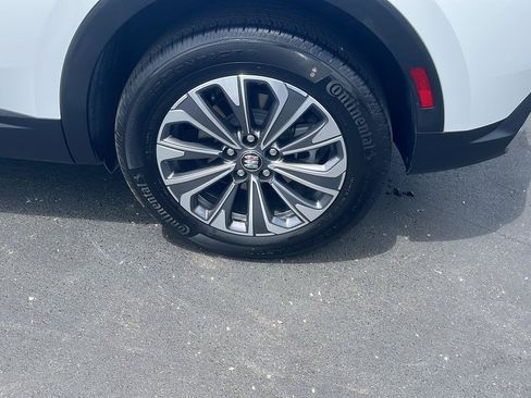 Used 2025 Buick Envision Preferred AWD/4WD image 33