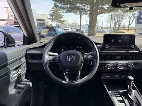 Used 2024 Honda CR-V Sport image 2