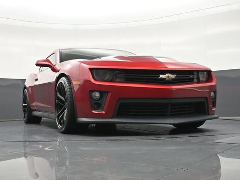 Used 2014 Chevrolet Camaro ZL1 RWD image 28