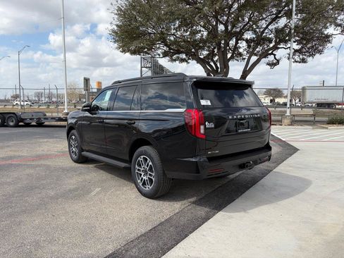 New 2026 Ford Expedition Active RWD image 3