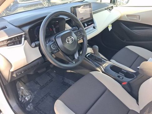 Used 2026 Toyota Corolla LE FWD image 11