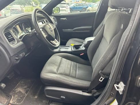 Used 2012 Dodge Charger SE RWD image 11
